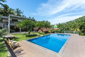 OYO 2020 Hotel Bumi Aditya Near Pantai Senggigi - Image 2