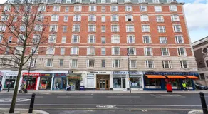 Classy 2BR Hyde Park Home 2 mins from station - Image 4