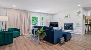 Spacious and Luxury Designed Ranch with Game Room - Image 3