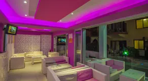 Windmills Hotel Apartments - Image 4