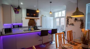 Cavendish Cat and Gaming House - Image 2