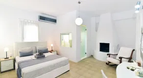 Thomas Apartments in Katapola - Image 2
