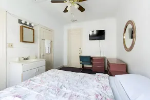 Hotel del Flores - Image 2
