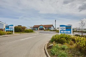Beach Grove - Image 5