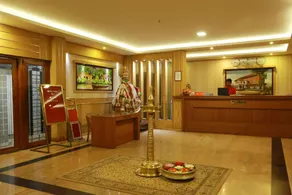 OYO 30173 Hotel Oak Tree - Image 3