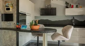 Morelli's Suite Home - Image 2