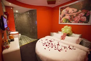 Di Qi Kong Jian Zhu Ti Hotel - Image 2