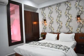 Shanti Villas - Luxury Home Stay Apartment - Image 3