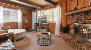 Green Leaf Lodge - Classic mountain Gambrel cabin with Hot Tub! - Image 2