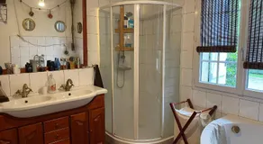 Chambres dans maison avec piscine - Image 3