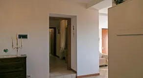 CASA DEL SOLE APPARTAMENTO N° 2 WHITE AND GOLD ROOM - Image 4