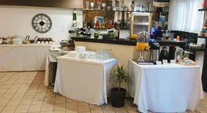 Vanta Hotel - Image 2