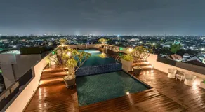 Ascent Hotel & Cafe Malang - Image 2