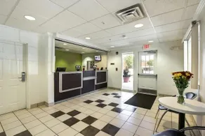 Convenient Stay Near RWJ Hospital - Image 3
