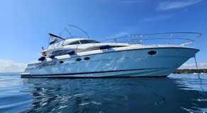 Superbe yacht dans le port de Cannes - Image 4