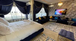 Quiet Hotel - Image 2
