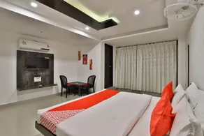 OYO 36026 Comfort Inn Regency - Image 2