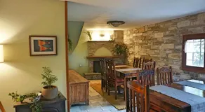 Artemisia House - Image 4