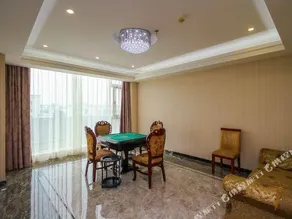 Zhengzhong Holiday Hotel - Image 4