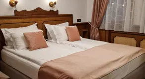 Chuchura Family Hotel - Image 2