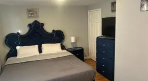 Grove 3- King Bed with Private Bathroom - Image 2