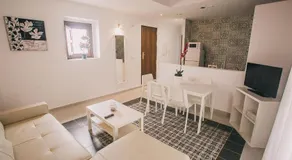 Apartamentos casa palacio - Image 2