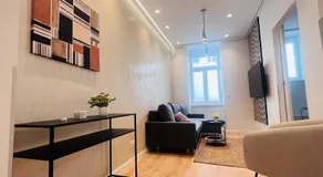 Zeus Design Apartment Schlosspark Schonbrunn - Image 3