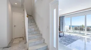 797 HOLIDAY RENTALS-Blue Pearl, Luxury Apartment with Stunning Views - Image 3