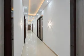 Townhouse Oak Char Dham Vrindavan - Image 4