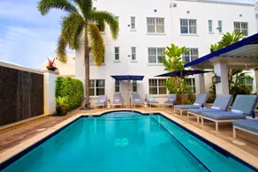 Blue Moon Hotel - Image 4