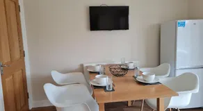 The Appleleaf with Free Parking - Image 5