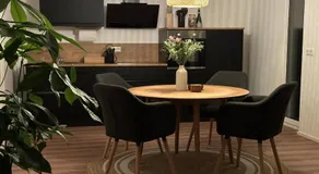 Ferienwohnung-Parkplatz-Balkon-Küche-SmartTV-Waschtrockner - Image 3