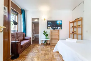 Downtown Apartment, Terrace, WiFi and Metro nearby - Image 2