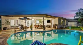 Sunshine house on the canal - Image 3