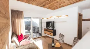 Paradeis Apartments - Image 2