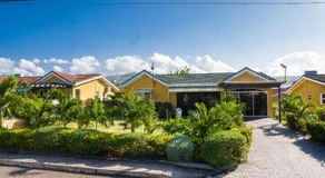 Sweet Holiday Haven - Image 5