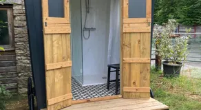 The Orchard Hut - Image 5