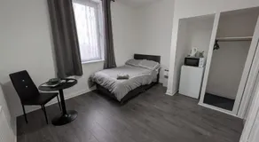 Tredegar Arms Budget Guesthouse For Walkers/Cyclists/Contractors/Traveler - Image 2
