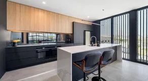 The Smith Luxurious brand new 3 bedroom townhouse by the beach - Image 5