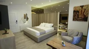 Reign Hotel - Image 2