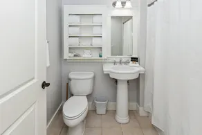 308 Pilot House - Image 4