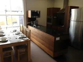 Bath Roof Terrace Apartment, City Centre, Sleeps up to 8 - Image 4