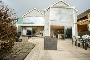 Springtide - beach front property in East Wittering - Image 4