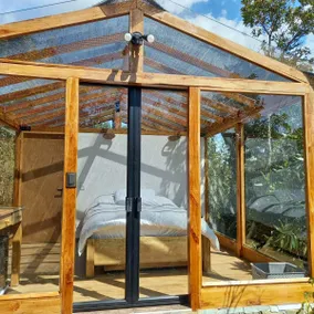 Gusete Glamping de vidrio en medio de naturaleza - Image 2