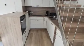 Schneiders Apartment Style House - Image 3