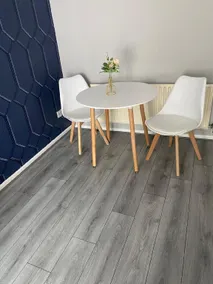 Comfy One Bedroom Apartment - Image 2
