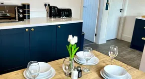 Crestfield House - Stunning Home near Alton Towers - Free Parking & Garden - Image 5