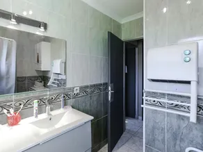 Child-friendly holiday home with many facilities in Aix-en Provence - Image 3