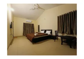 Hi-5 Private Villa - Image 4