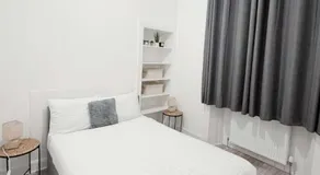 Modern Montgomery Apartment - Image 2